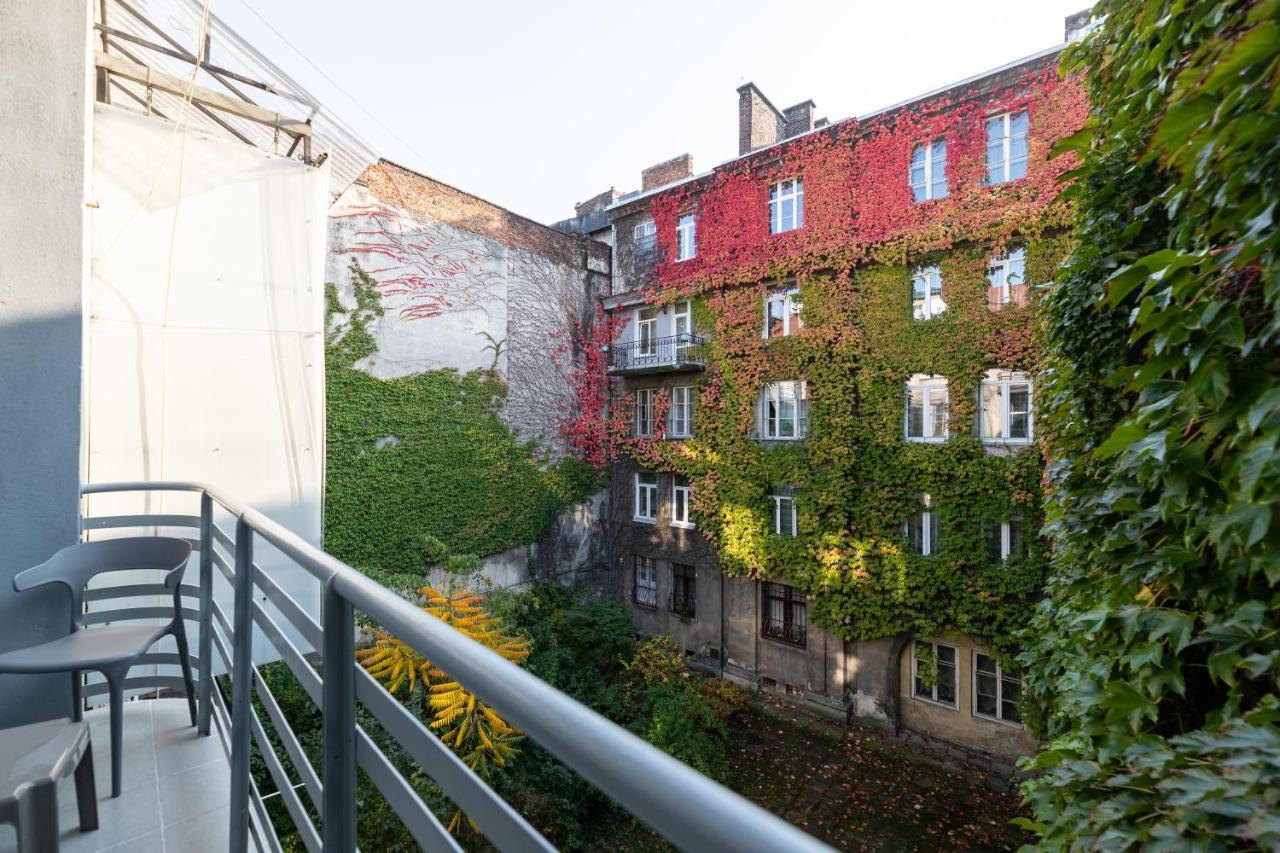 Levia Apartment-With 2 Bedrooms In The Old Town Лвив Екстериор снимка