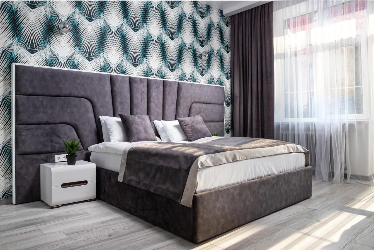 Levia Apartment-With 2 Bedrooms In The Old Town Лвив Екстериор снимка