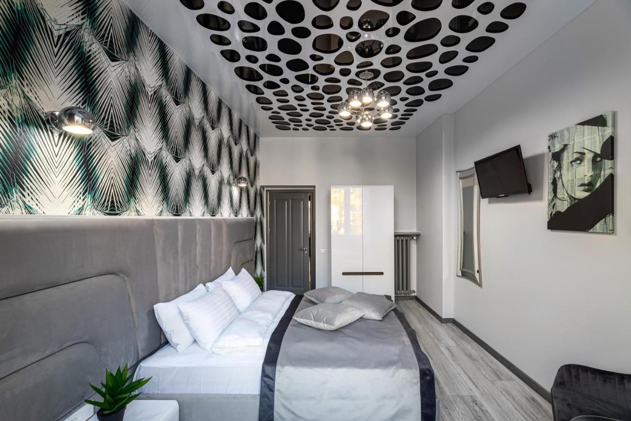 Levia Apartment-With 2 Bedrooms In The Old Town Лвив Екстериор снимка