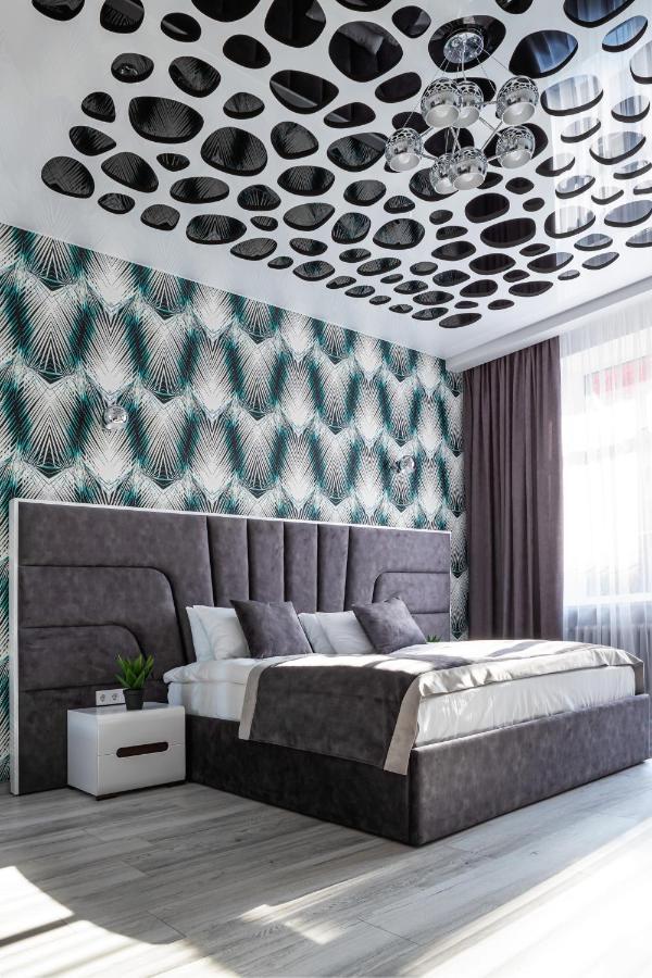 Levia Apartment-With 2 Bedrooms In The Old Town Лвив Екстериор снимка
