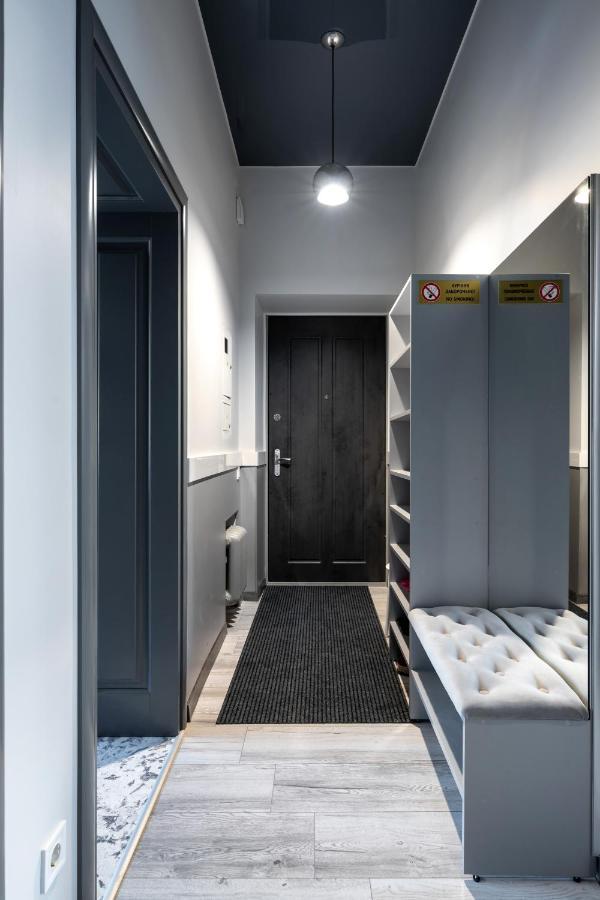 Levia Apartment-With 2 Bedrooms In The Old Town Лвив Екстериор снимка